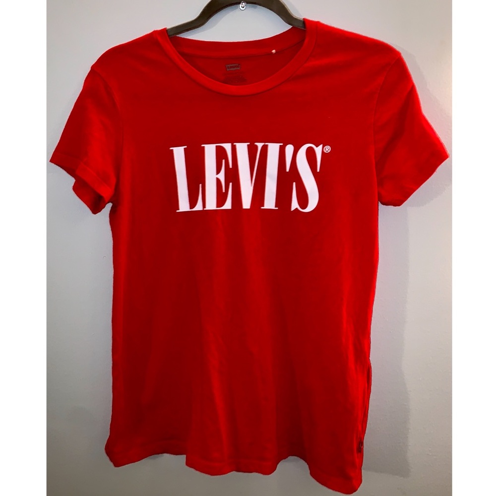 New!♥️ Authentic Levi’s Women’s Short Sleeved Top